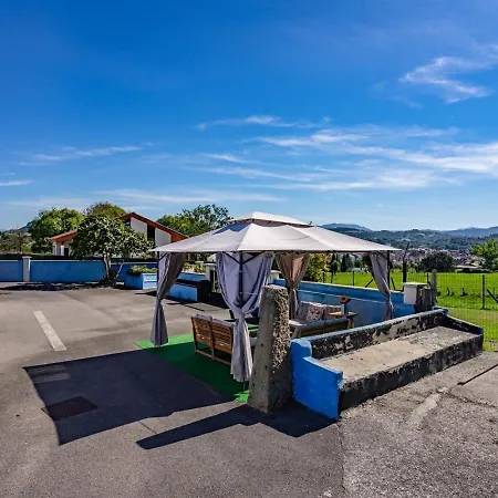 La Pinera, Holiday home *